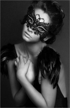 LACE MASQUERADE