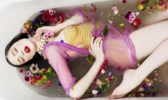 FLOWER BATH