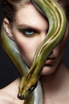 SNAKE TEMPTATION